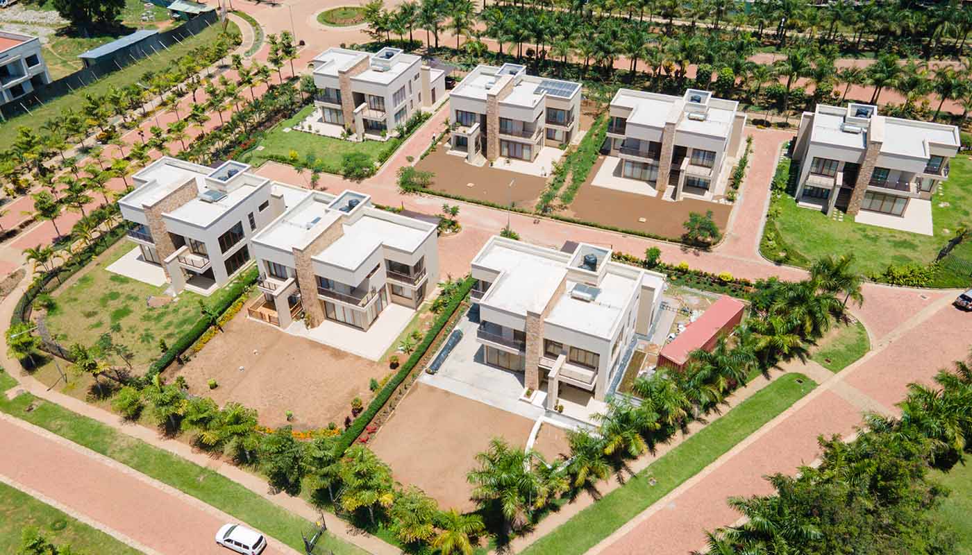 Your Next Smart Investment! Waterfront Lifestyle House | Townhouse Villa